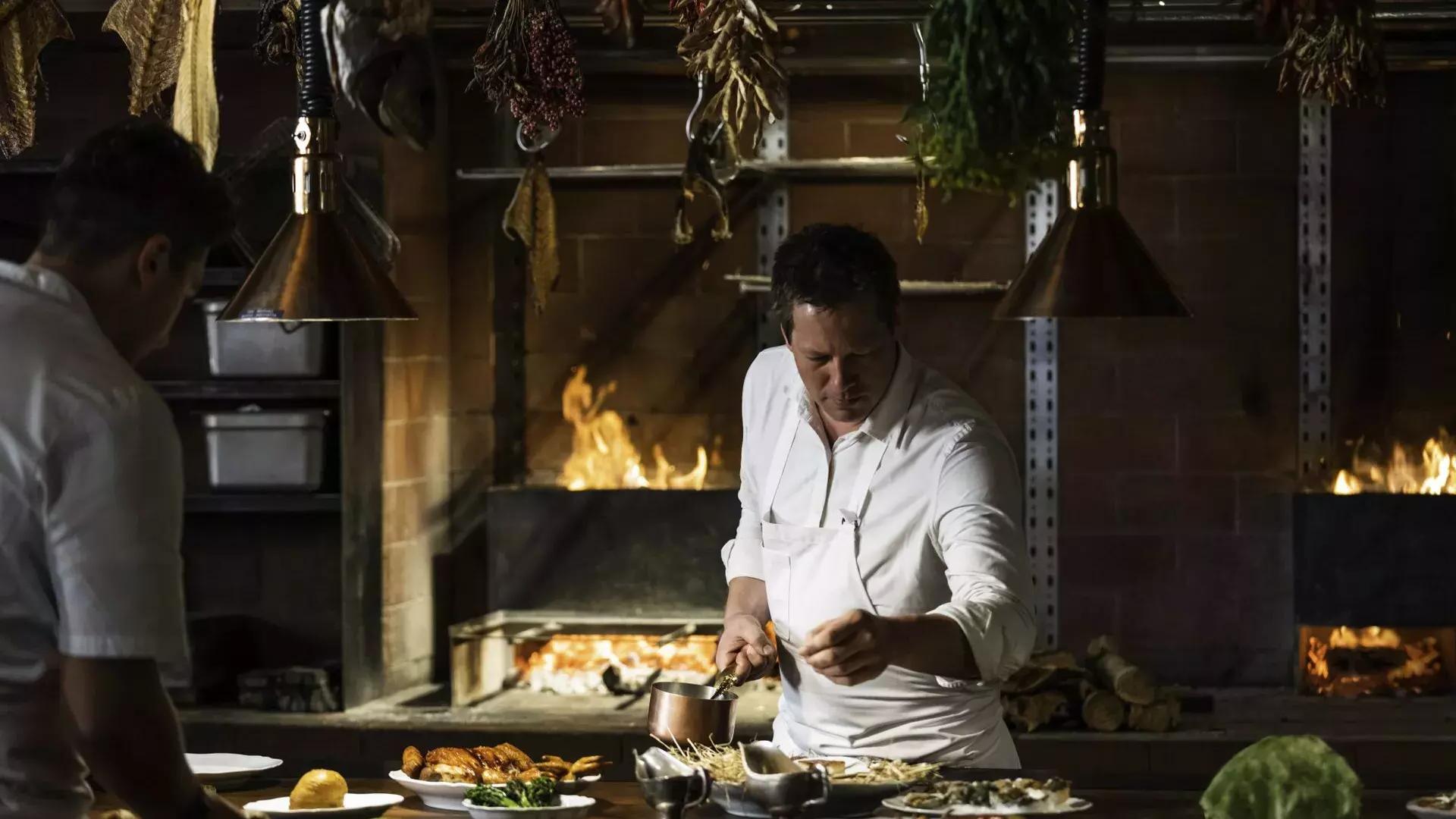 Chefkoch im Angler, einem mit einem Michelin-Stern ausgezeichneten Restaurant